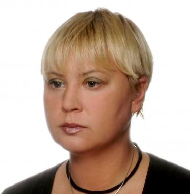 Ciepła i miła blondynka.