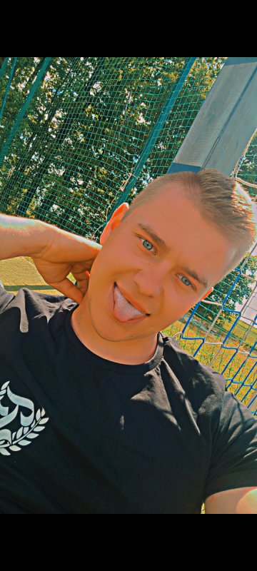 Przyjaźń lub coś więcej...........................