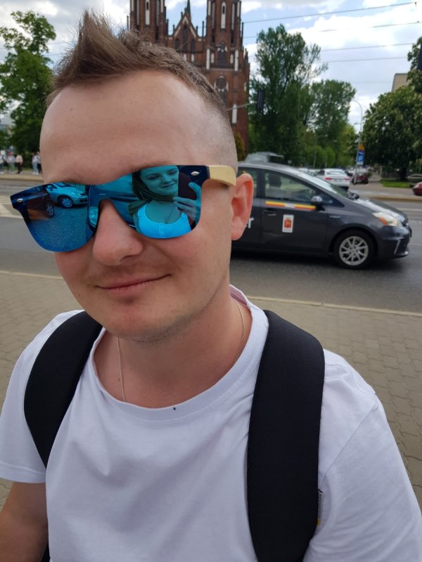 Poznam miłą i spokojną dziewczynę