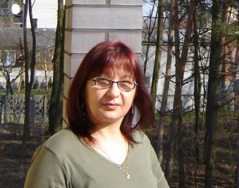 Rozważna, miła i kulturalna kobieta - 01