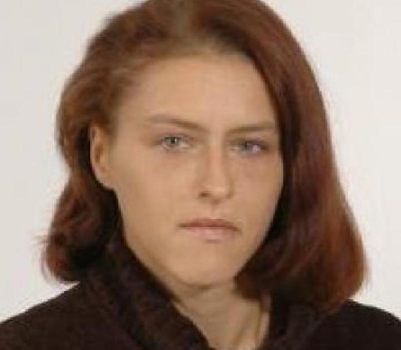 Szczera, uczciwa, spokojna i oddana. - 01 Szczera, uczciwa, spokojna i oddana. - 01