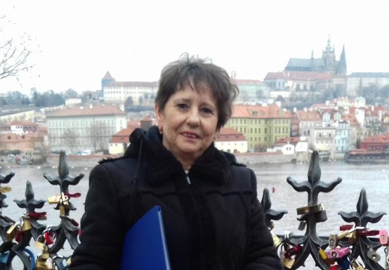 Pełna ciepła, odpowiedzialna i troskliwa. - 01 Pełna ciepła, odpowiedzialna i troskliwa. - 01