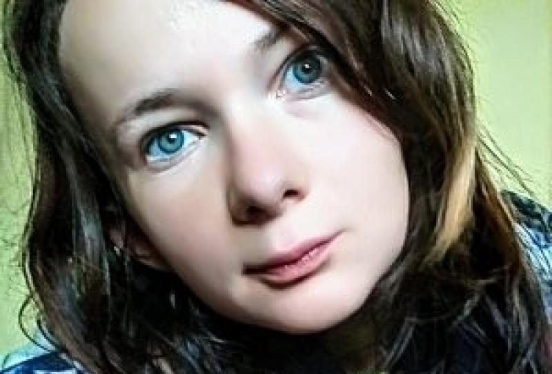Delikatna i miła dziewczyna szuka spokojnego chłopaka