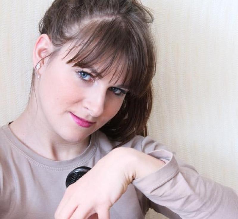 Kobieta pewna siebie pozna męskiego faceta - 01 Kobieta pewna siebie pozna męskiego faceta - 01