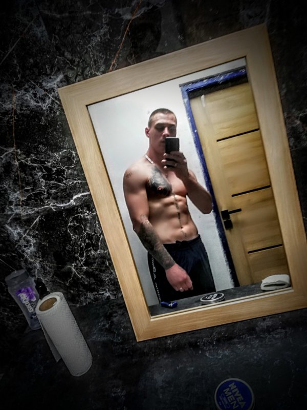 Młodszy dla Dojrzałej