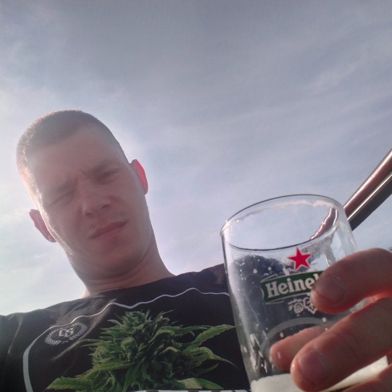 Młody singiel szuka zwariowanej dziewczyny+38