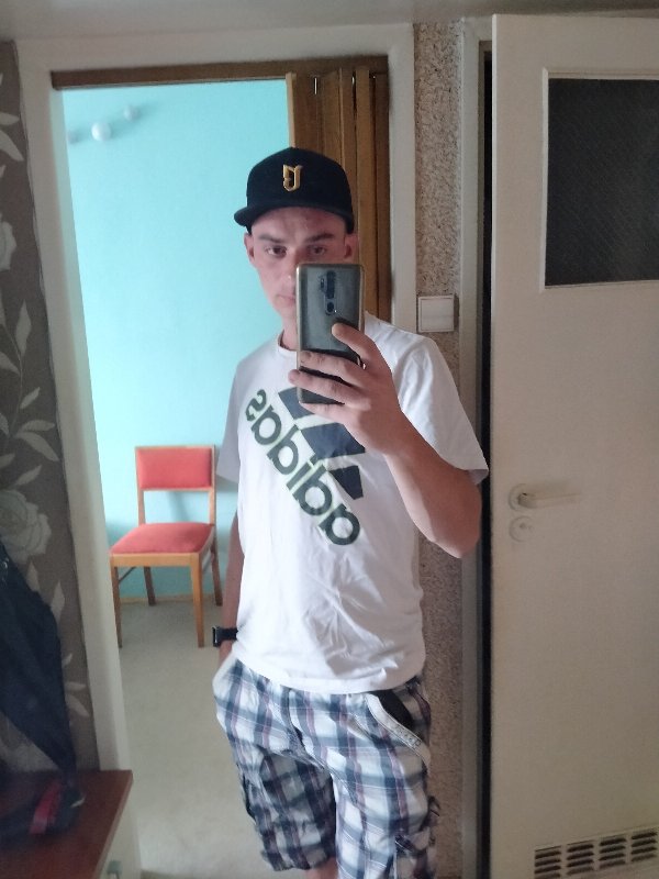 Foto 64ff21f0f195b